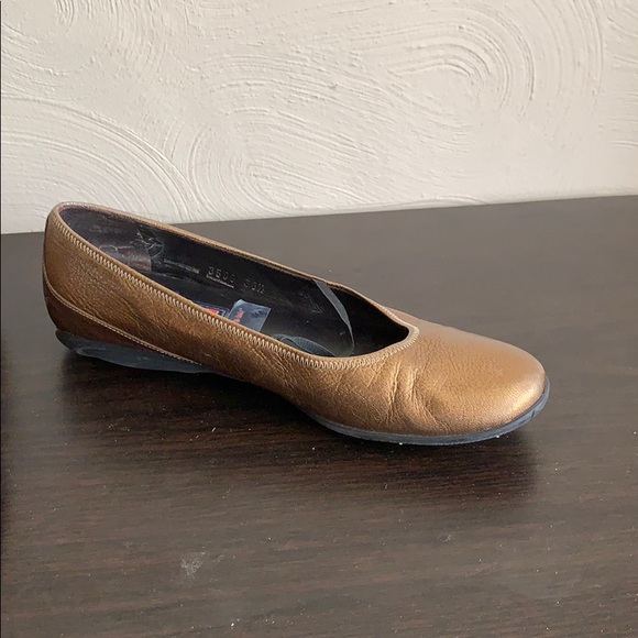 Prada bronze flats, 38.5 with original bag! - Picture 7 of 8